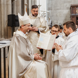 Diakonenweihe 2024 / Erzdiözese Wien/ Schönlaub