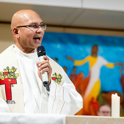 Weihe Altarbild AKH / Erzdiözese Wien/ Schönlaub, Stephan Schönlaub